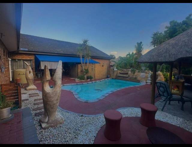 5 BEDROOM HOUSE FOR SALE IN MOUNTAIN VIEW